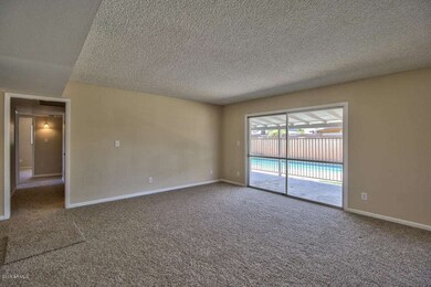07-Living-Room-07