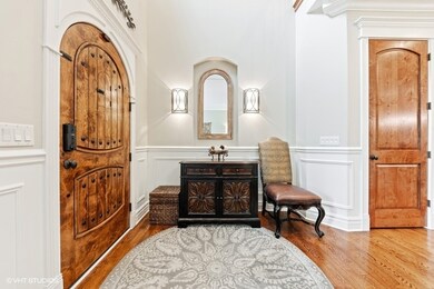 688 S Hawthorne Ave, Elmhurst, IL 60126 - photo 6