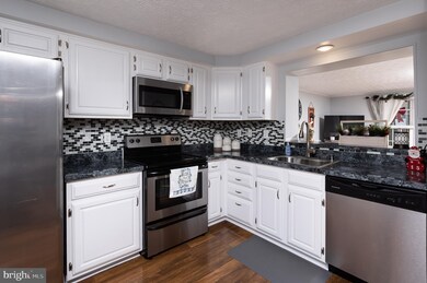 7 Kilbeggan Green, Nottingham, MD 21236 - photo 2