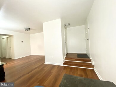 11260 Chestnut Grove Square unit 11260-137, Reston, VA 20190 - photo 2