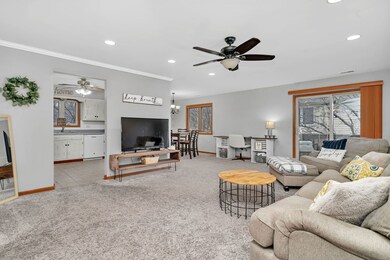 2670 Jodee Dr unit B, Joliet, IL 60436 - photo 3