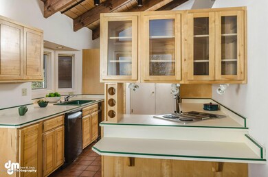 Kitchen Breakfast Bar