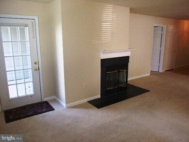 162 Kendrick Place unit 12, Gaithersburg, MD 20878 - photo 2