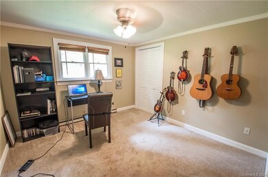 122 Hollowbrook Ct, Statesville, NC 28625 - photo 6