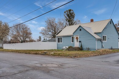 620 9th St W (2)