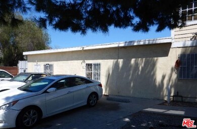 11658 Robin St, Los Angeles, CA 90059 - photo 4