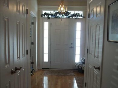 Entry/Foyer.