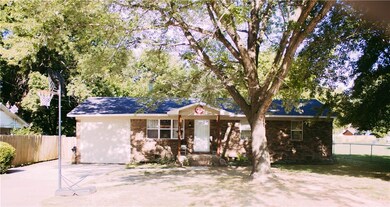 110 S Border St, Prairie Grove, AR 72753 - photo 3