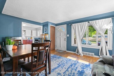 921 Dingwall Dr, Owosso, MI 48867 - photo 7