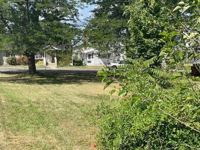 3220 S 2nd St, Whitehall, PA 18052 - photo 2