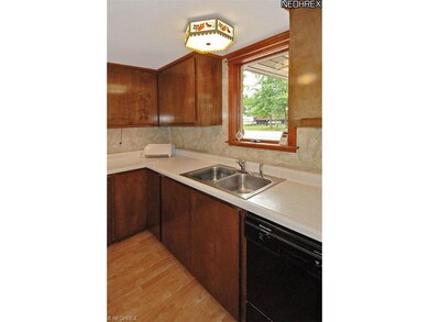 8066 Brookside Dr, Olmsted Falls, OH 44138 - photo 6