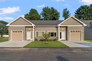 57 W Valley Cir unit 22, West Warwick, RI 02893 - photo 2