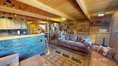894 N Aspen Dr