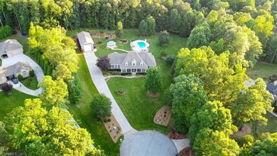 Tree Lined Privacy!!!
