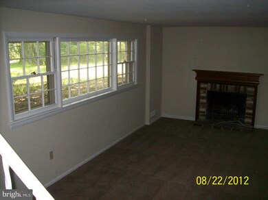 9107 Santayana Dr, Fairfax, VA 22031 - photo 5