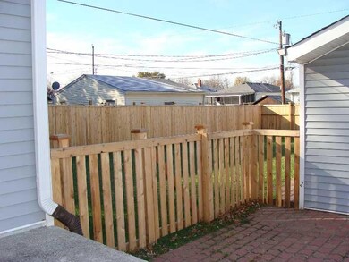 352 N 18th Ave, Beech Grove, IN 46107 - photo 5