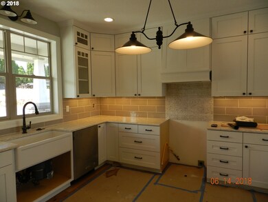 1303 Lambert St, the Dalles, OR 97058 - photo 2