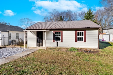 1526 W View St, Athens, TN 37303 - photo 3