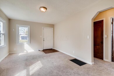 2438 Joyce Ave Columbus OH-large-003-002