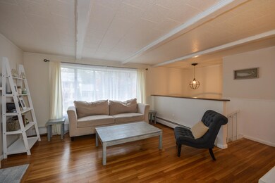 005-Living_Room-3941298-medium