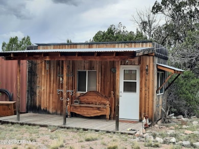 34343 W Chippewa Ln, Seligman, AZ 86337 - photo 2