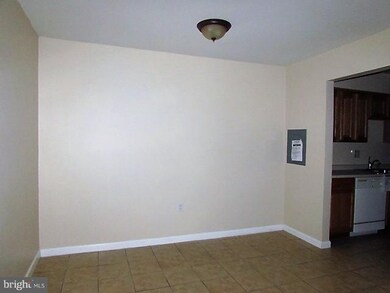 5217 Newton St unit 204, Bladensburg, MD 20710 - photo 3
