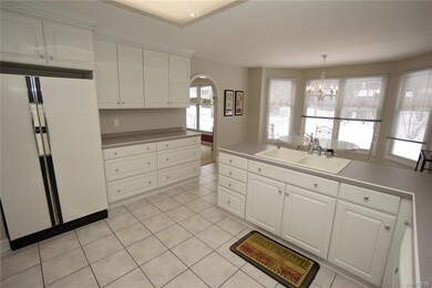 Tons of counter space, double sinks & large eating