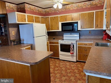 92 Riverview Ave, Paulsboro, NJ 08066 - photo 6