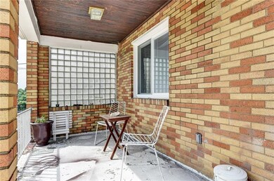 Lovely and private front porch