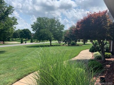 119 Dobbs Dr unit 10, Statesville, NC 28625 - photo 3