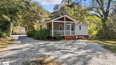 551 Rockridge Dr, Greer, SC 29651 - photo 2