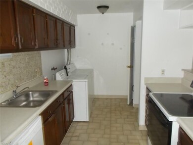 3441 Beaver Trail unit B, Aurora, OH 44202 - photo 2