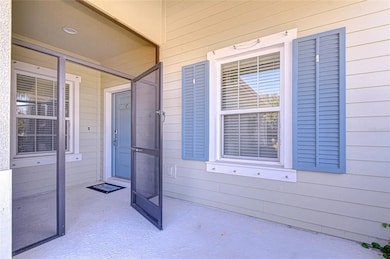 13605 Circa Crossing Dr, Lithia, FL 33547 - photo 2