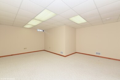 821 Hackberry Ln, Algonquin, IL 60102 - photo 2