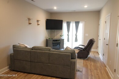 624 Jacks Crossing Dr, Hubert, NC 28539 - photo 3