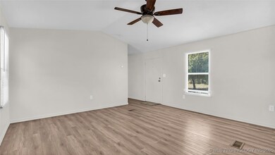 598 Dundee Rd, Ringling, OK 73456 - photo 4