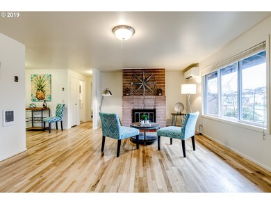 Living Room-Fireplace