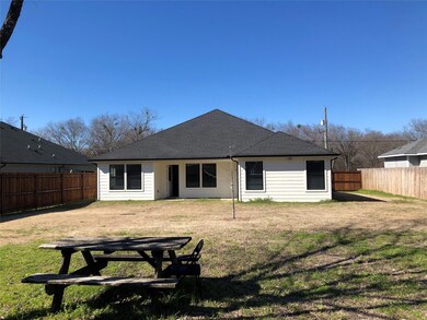 2513 W 3rd Ave, Corsicana, TX 75110 - photo 4
