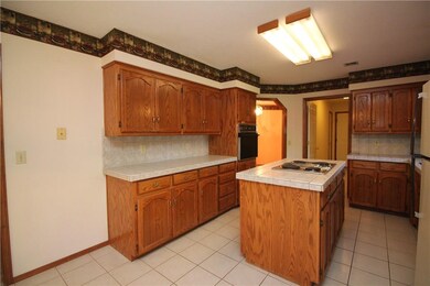 908 NW 9th St, Bentonville, AR 72712 - photo 4