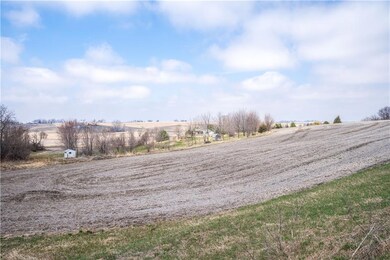 6899 N 19th Ave W, Newton, IA 50208 - photo 5