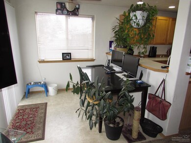 2557 SW 29th St, Redmond, OR 97756 - photo 6