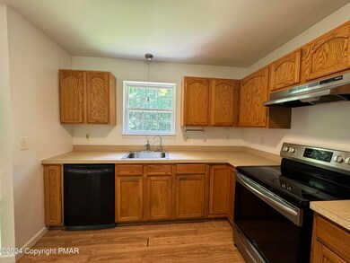 1130 Willow Creek Dr, Kunkletown, PA 18058 - photo 3