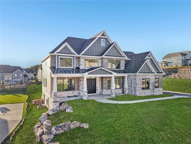 304 Azalea Ln, Baden, PA 15005 - photo 2