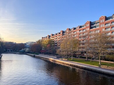 Thomas Graves Landing unit PH3, Cambridge, MA 02141 - photo 2