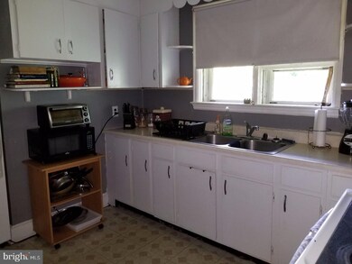 1229 Olive St, Coatesville, PA 19320 - photo 3