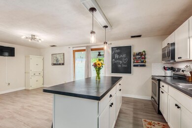 011_dc1b_F 4057 Clabber Rd063