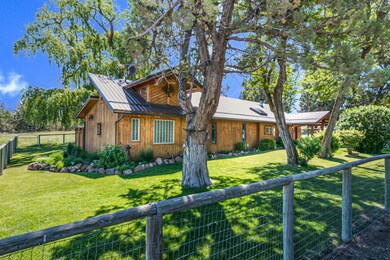 Waugh Rd 62470 (3 of 45)