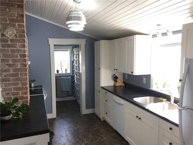 FRESHLY REMODELED KITCHEN WITH ALL NEW APPLIANCES