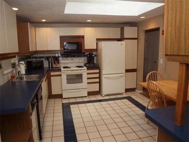 71 Bittersweet Ln, Randolph, MA 02368 - photo 7