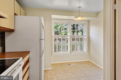20500 Strath Haven Dr, Montgomery Village, MD 20886 - photo 7